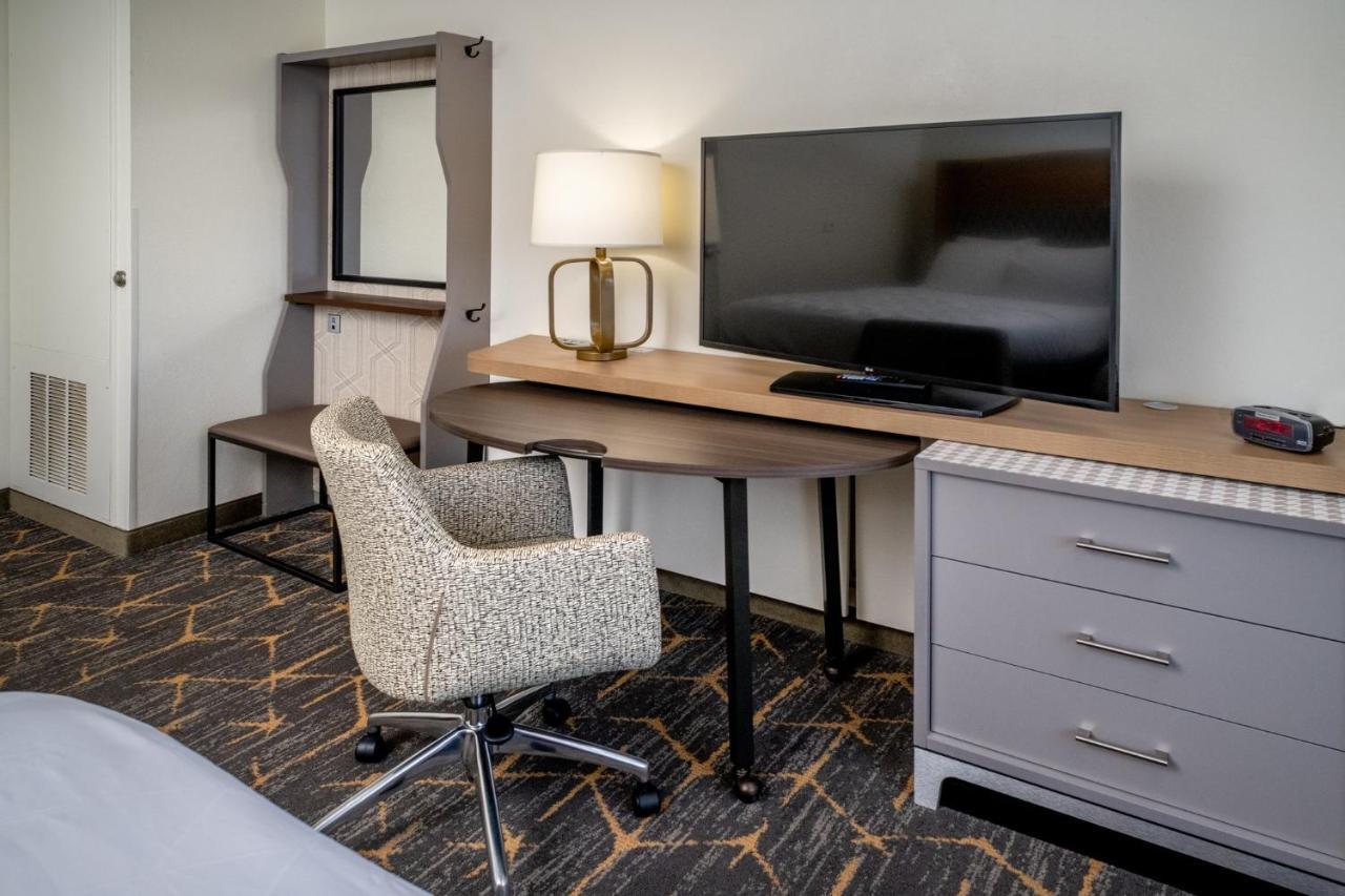 Holiday & By Ihg Hotel Beckley